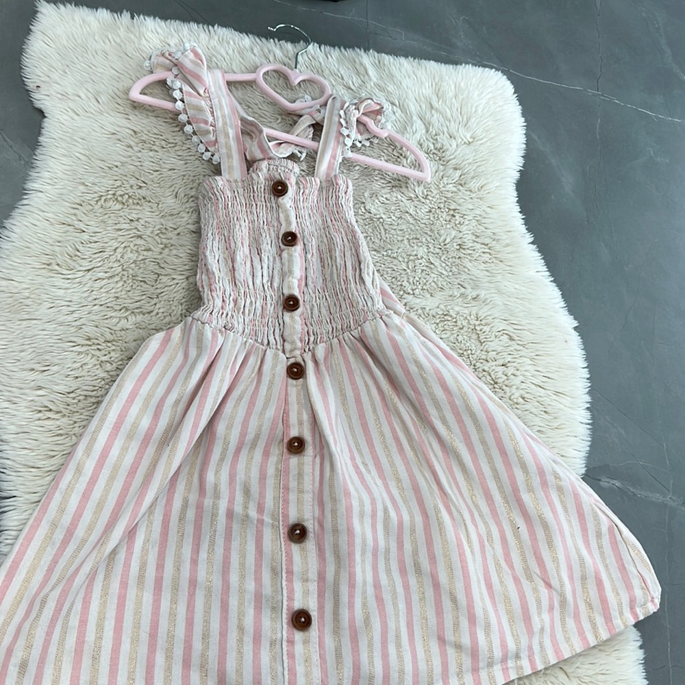 Girls Jessica Simpson dress size 7. Pet free clean home.